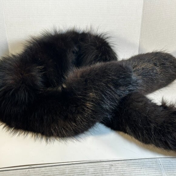 Women's Black fox Fur Stole - Picture 8 of 10